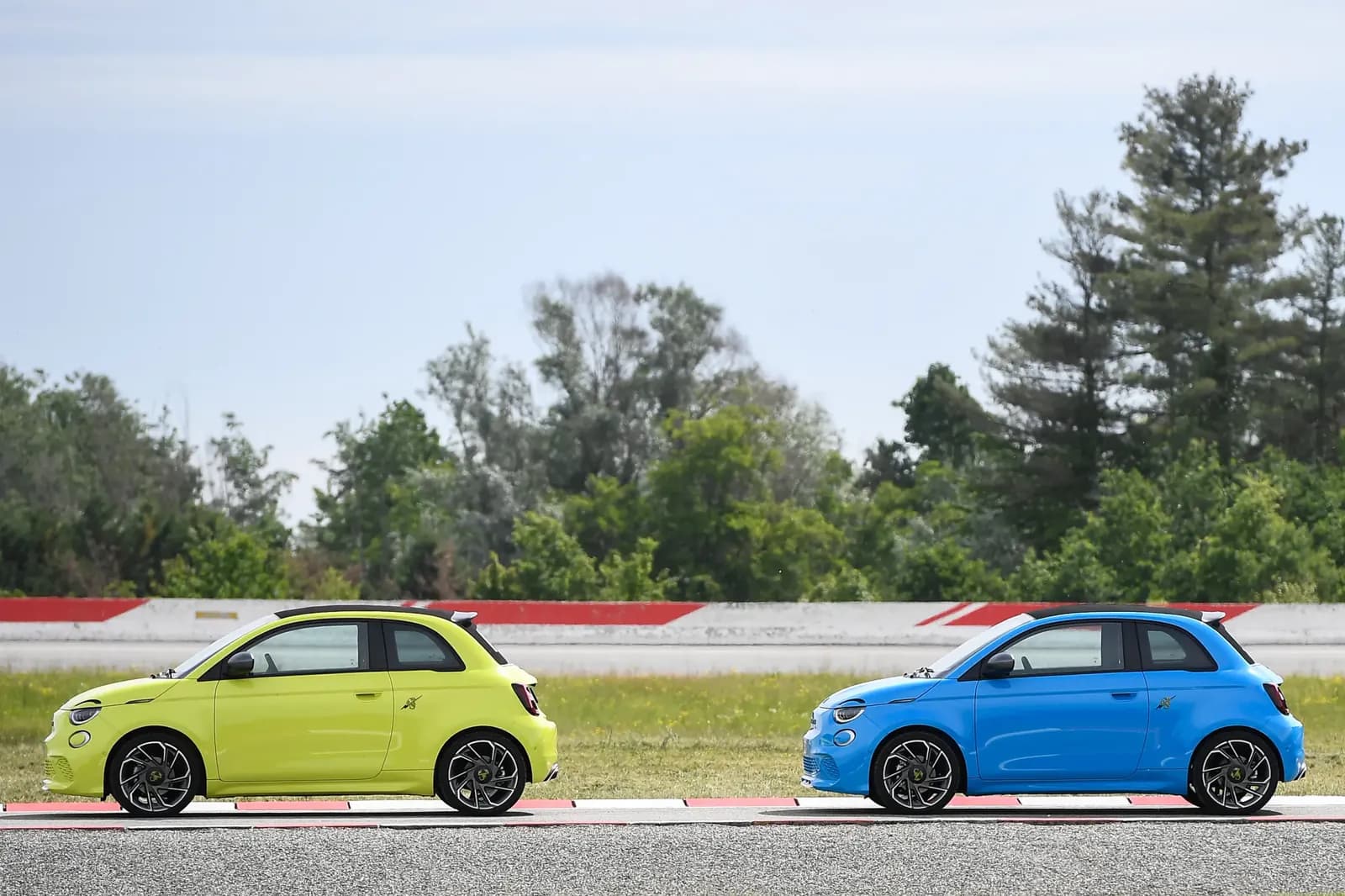 Abarth 500e — photo 2