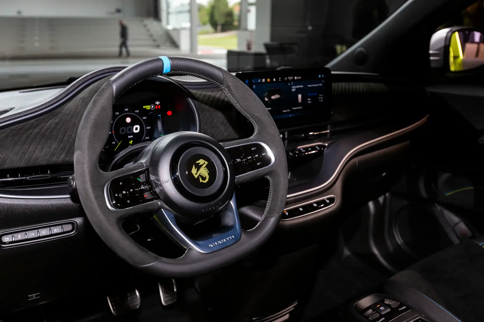 Abarth 500e — photo 3