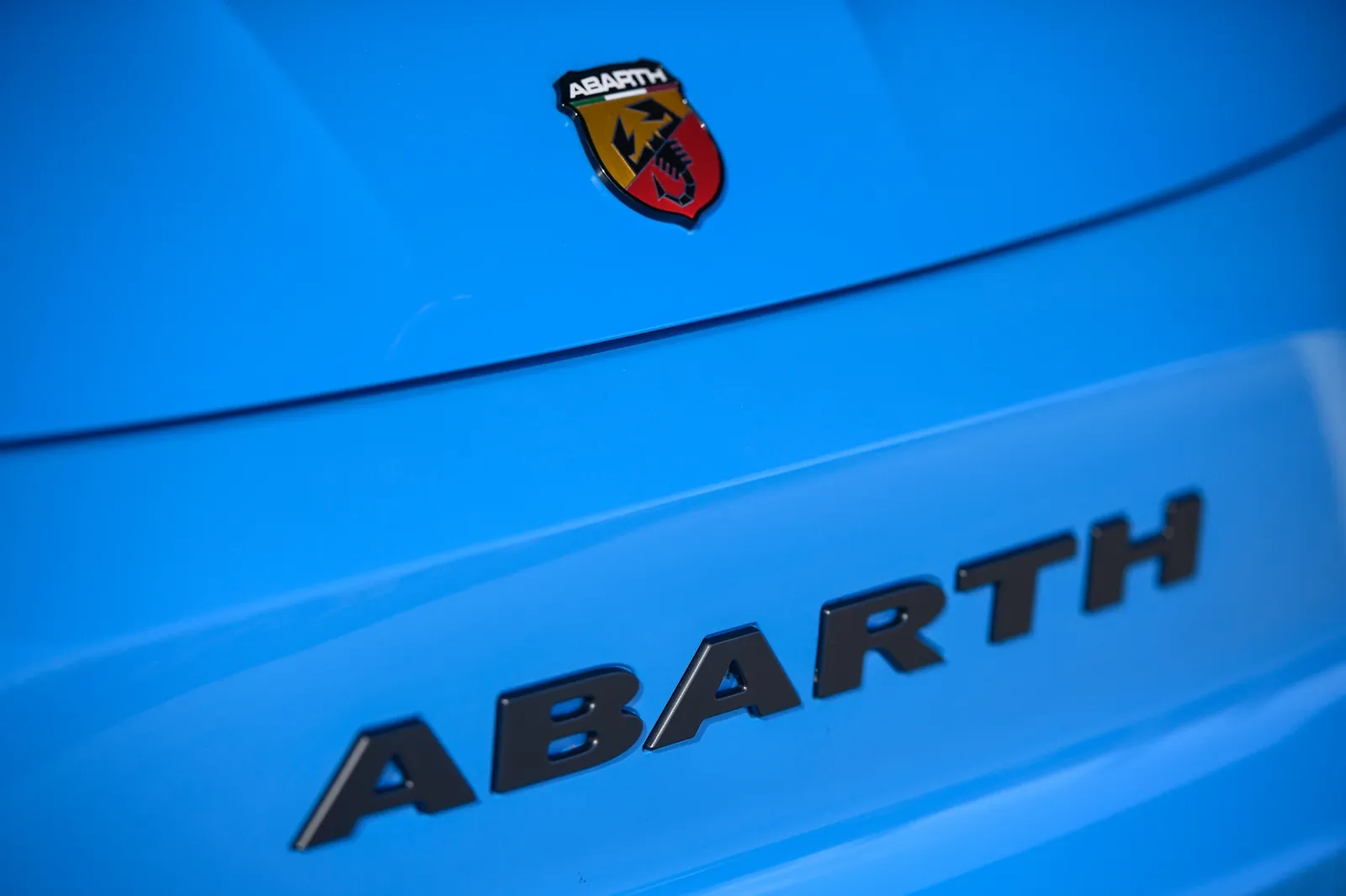 Abarth 500e — photo 4