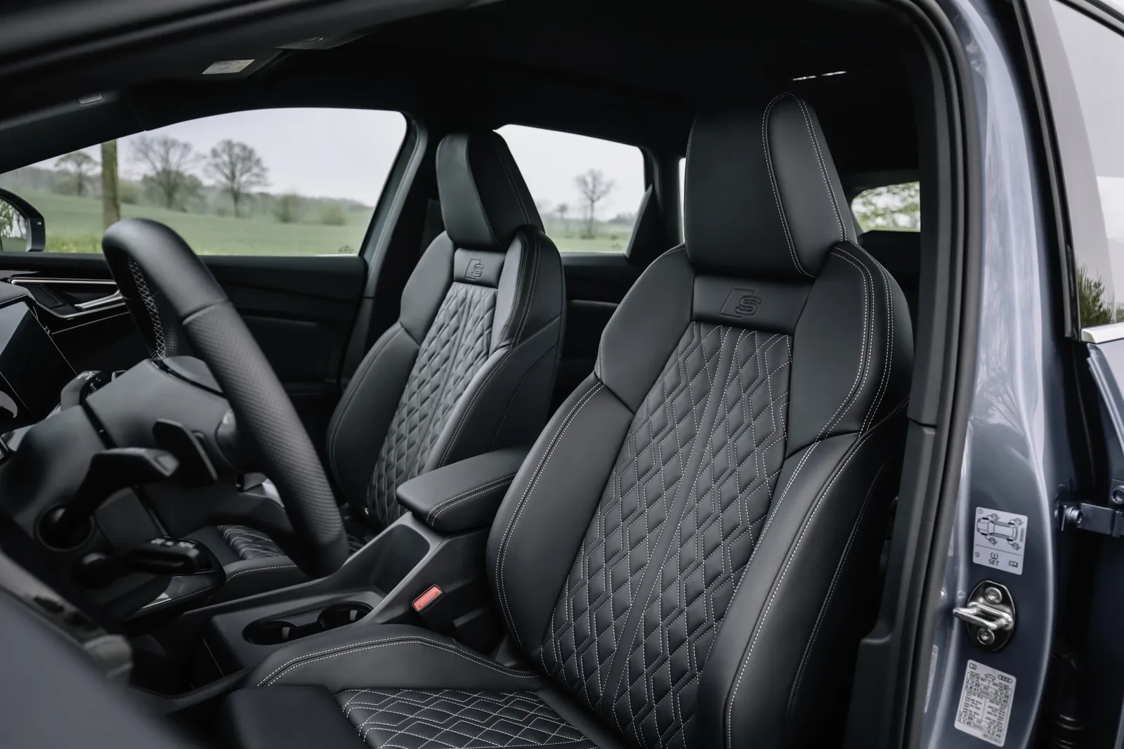 Audi Q4 35 e-tron — photo 3