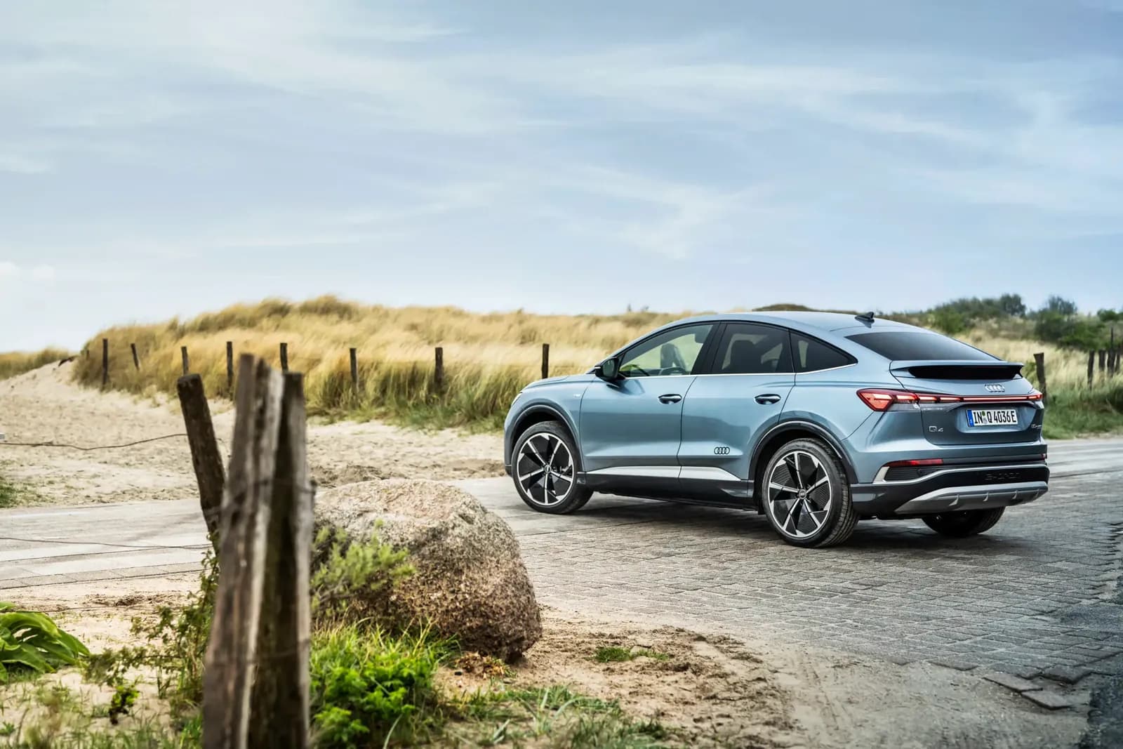 Audi Q4 Sportback 45 e-tron — photo 2