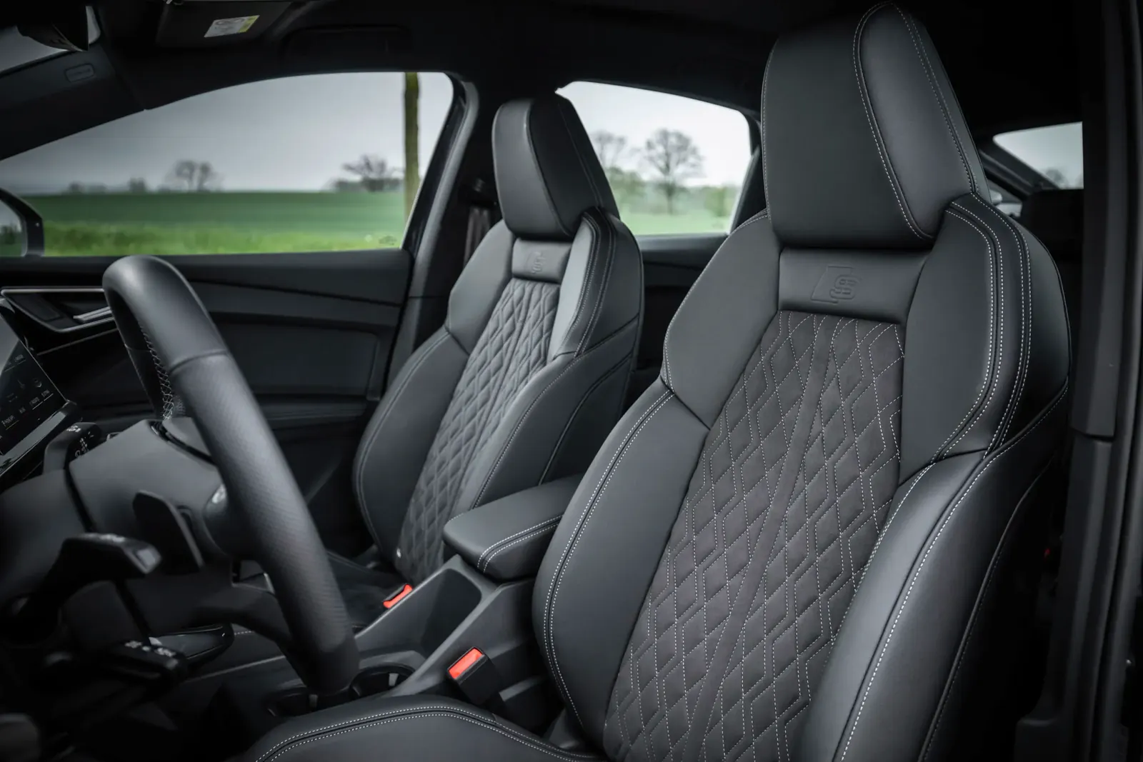 Audi Q4 Sportback 45 e-tron — photo 3