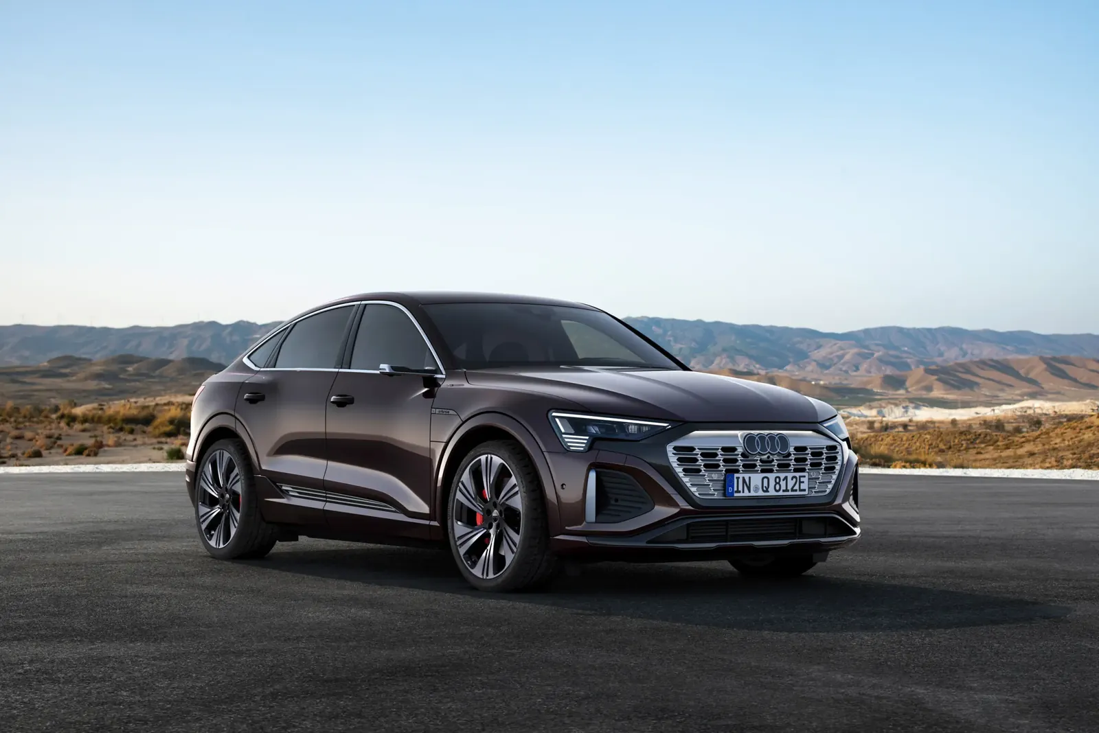 Audi Q8 Sportback 50 e-tron — photo 3