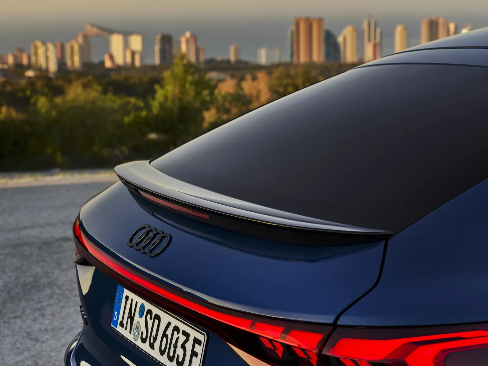 Audi SQ6 Sportback e-tron — photo 3