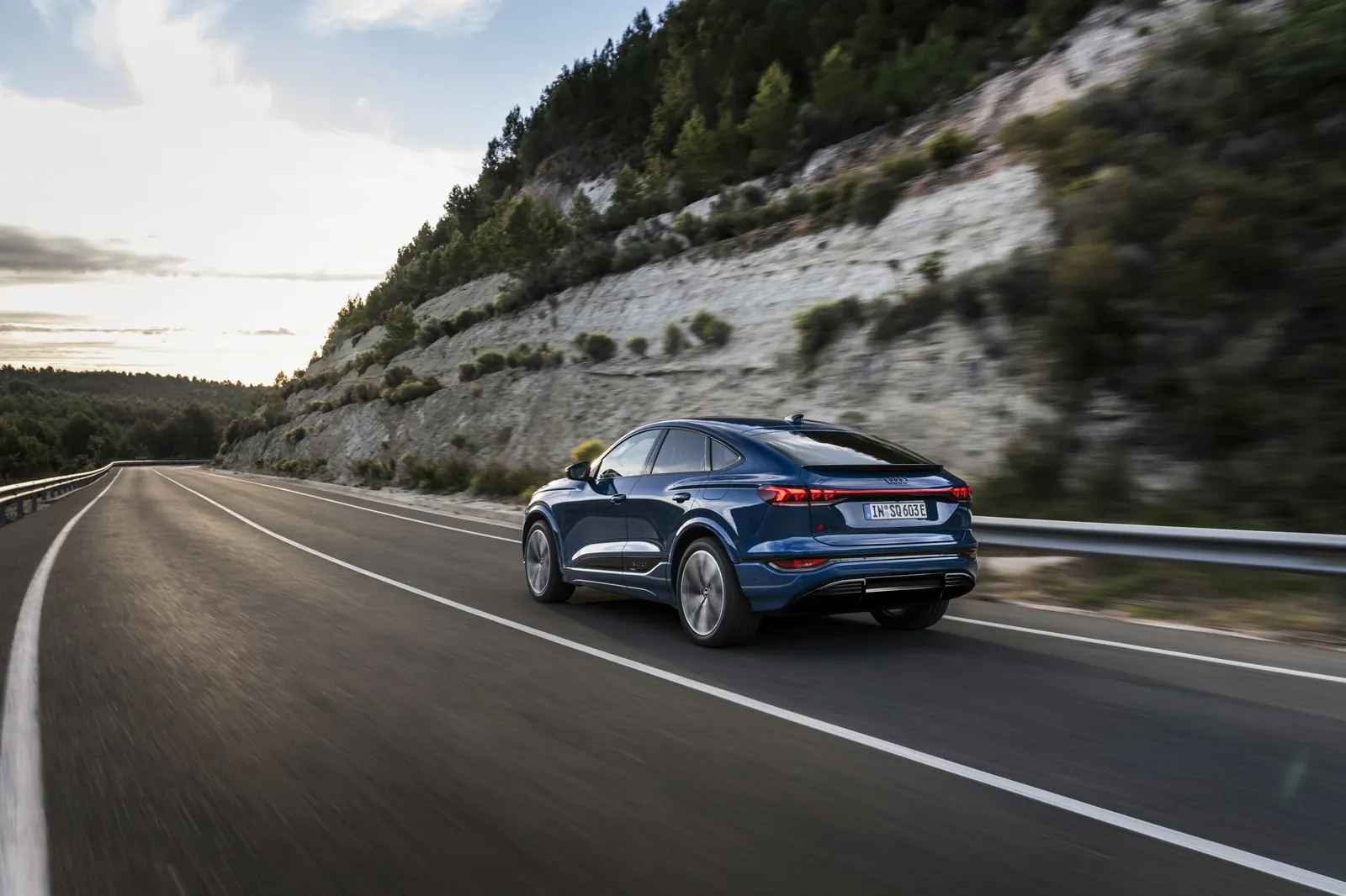 Audi SQ6 Sportback e-tron — photo 4