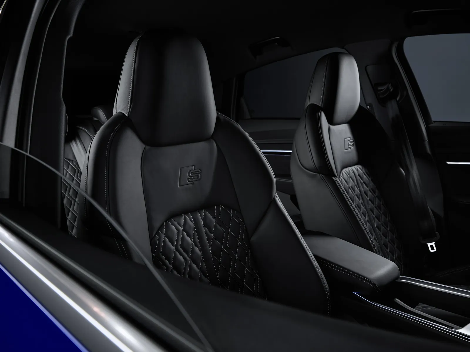 Audi SQ8 Sportback e-tron — photo 3