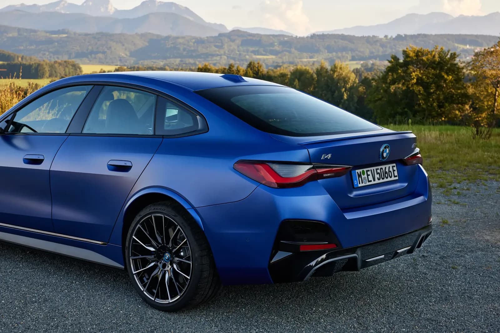 BMW i4 M50 — photo 2