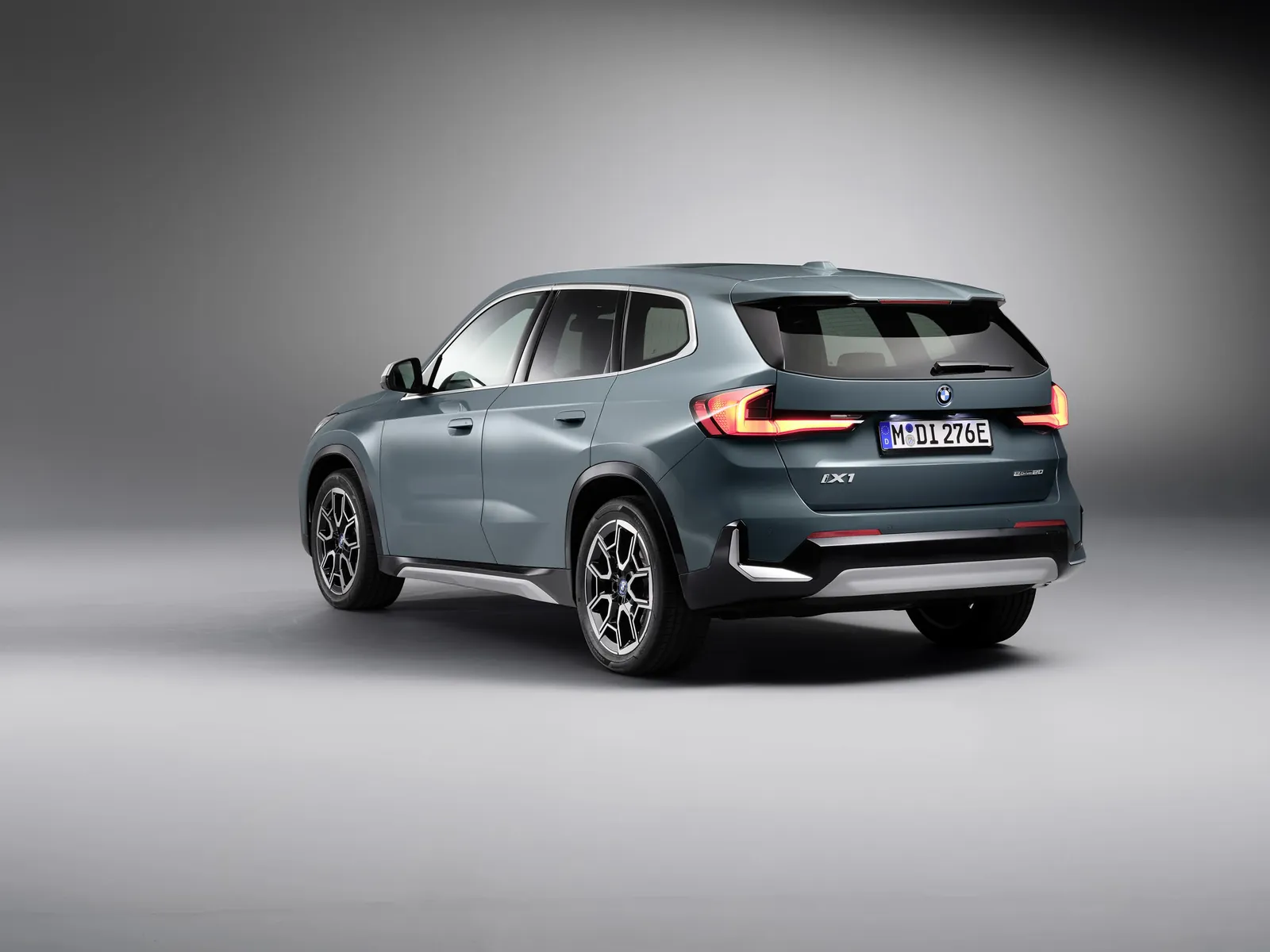 BMW iX1 eDrive20 — photo 2