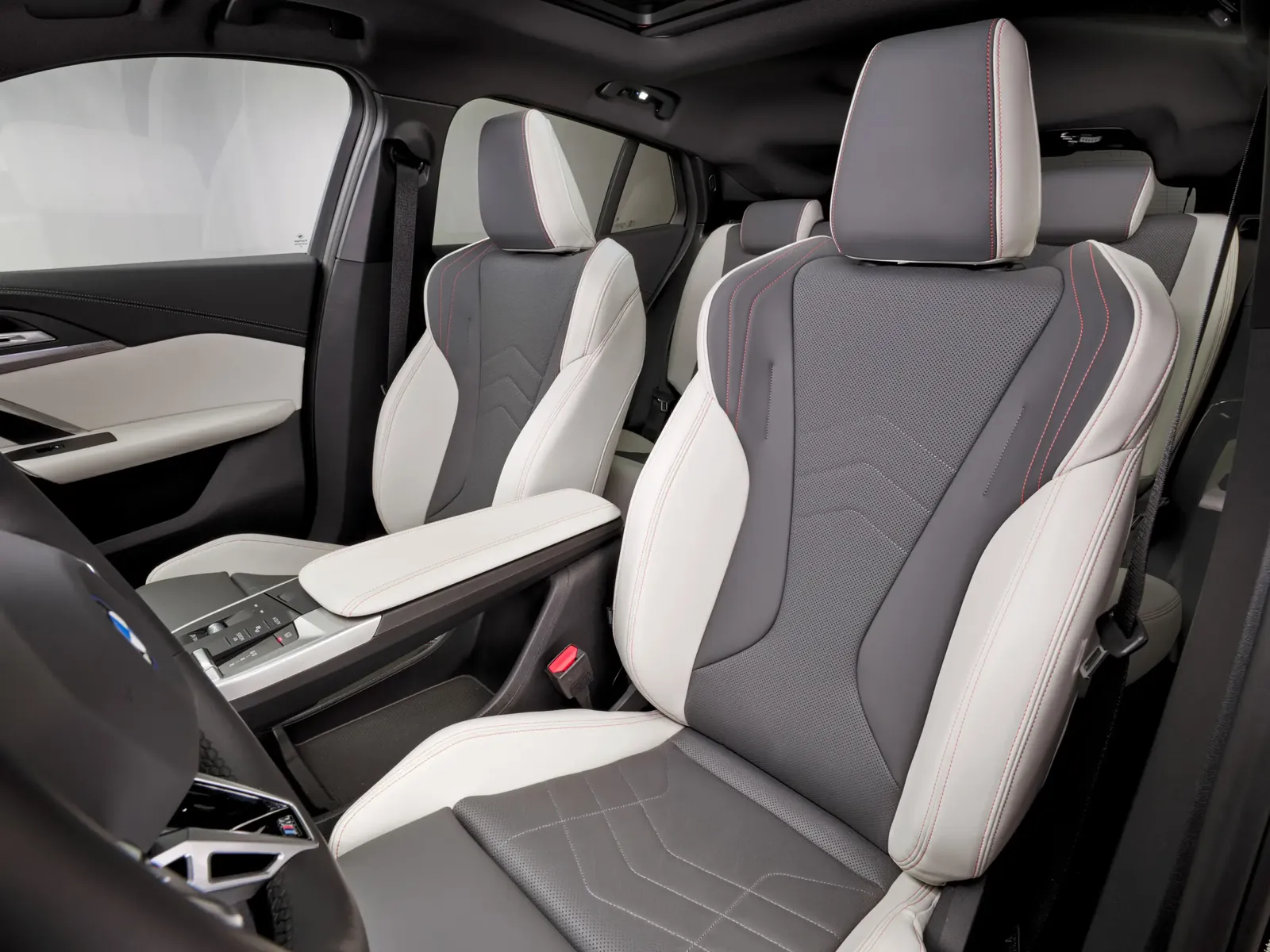 BMW iX2 eDrive20 — photo 3