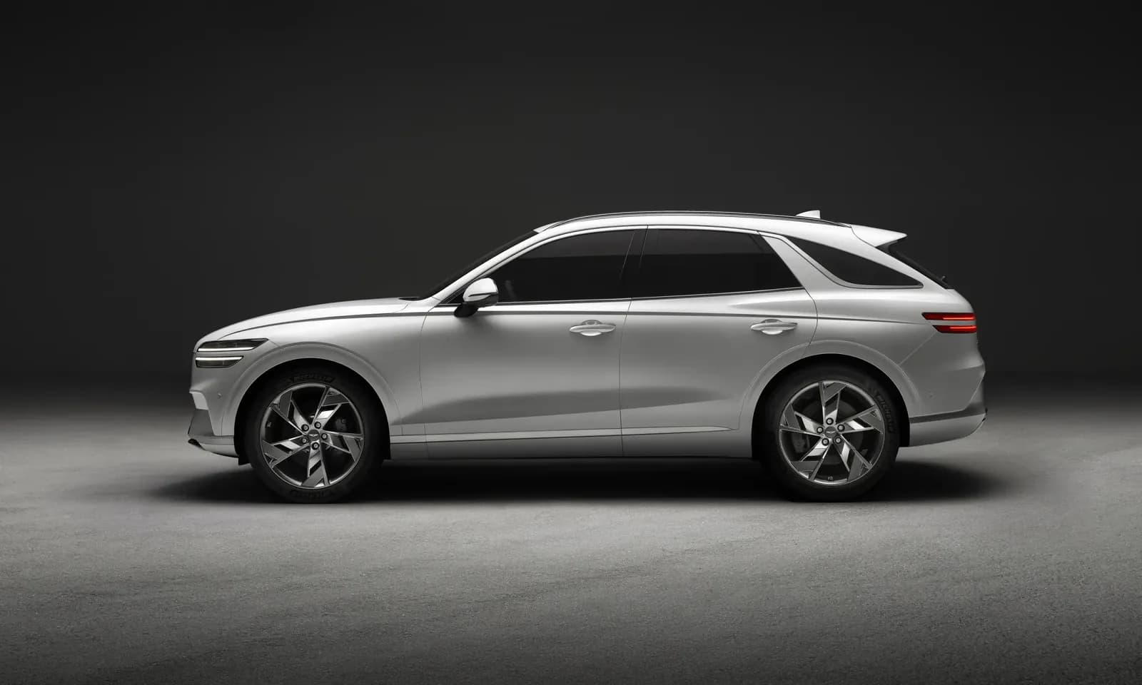 Genesis Electrified GV70 — photo 2