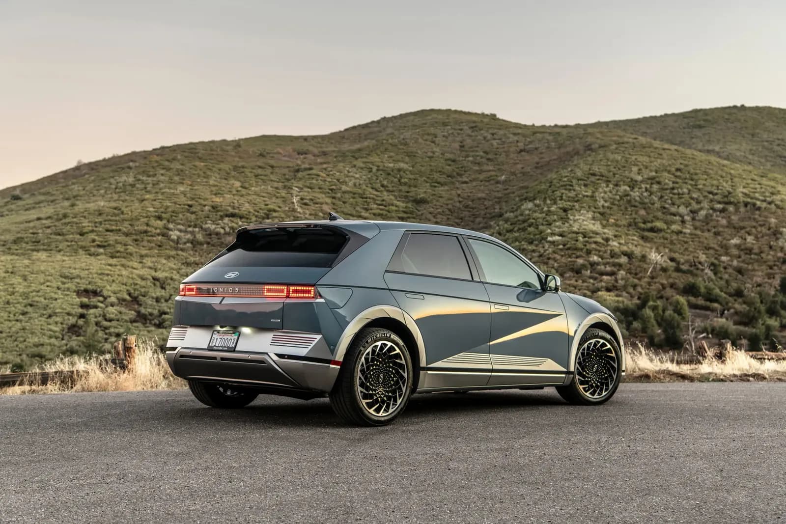 Hyundai Ioniq 5 Long Range 2WD — photo 2
