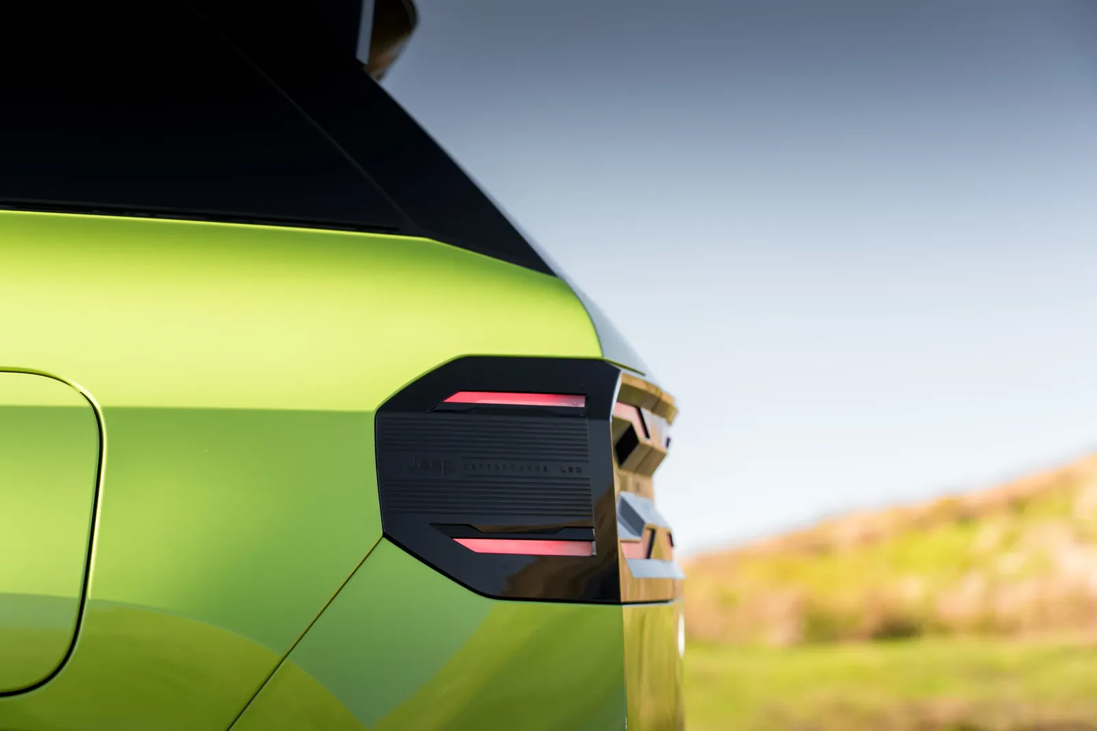 Jeep Compass Electric FWD — photo 4