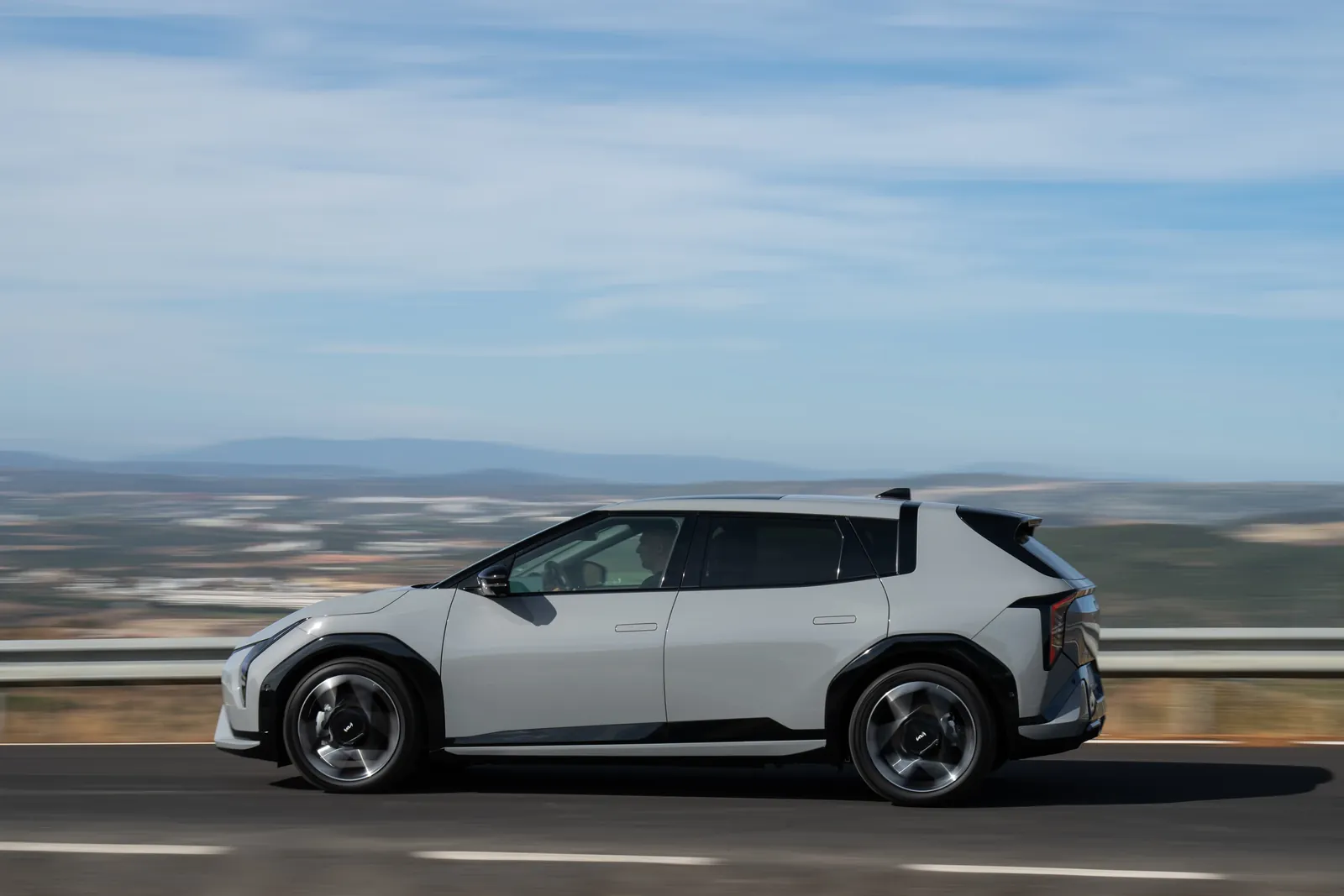 Kia EV4 Hatchback Long Range — photo 2