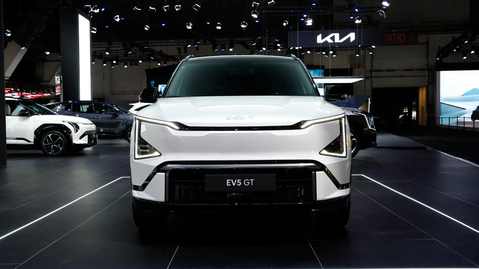 Kia EV5 GT — photo 2