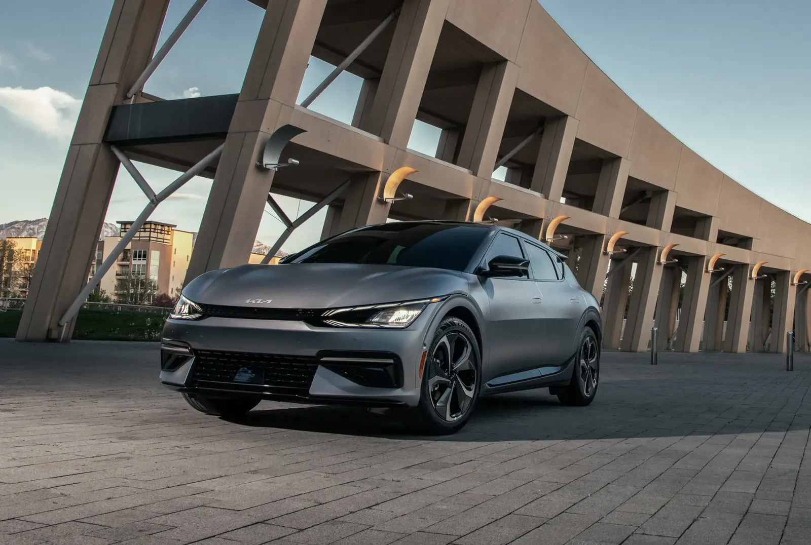 Kia EV6 Standard Range AWD — photo 2