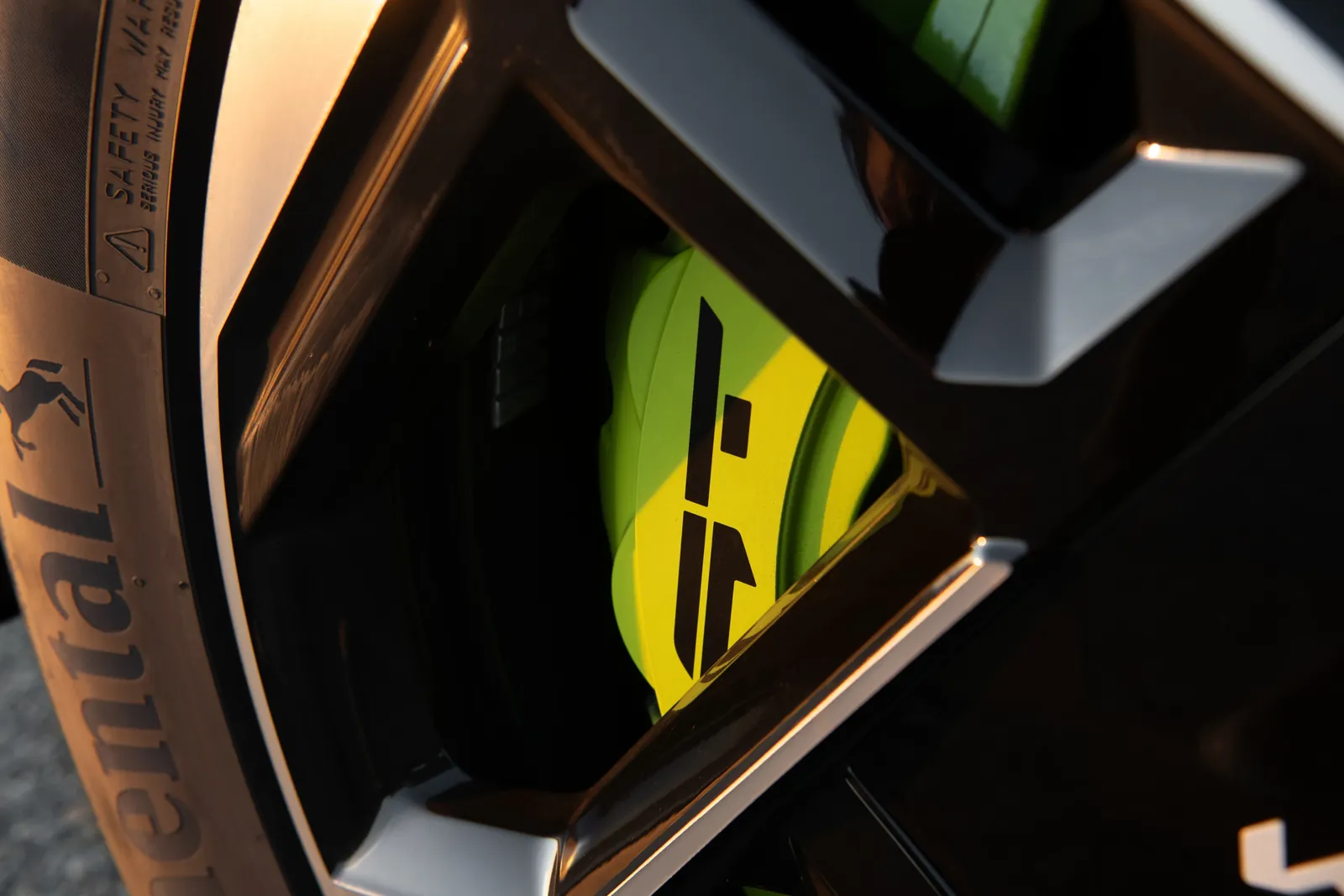 Kia EV9 GT — photo 4