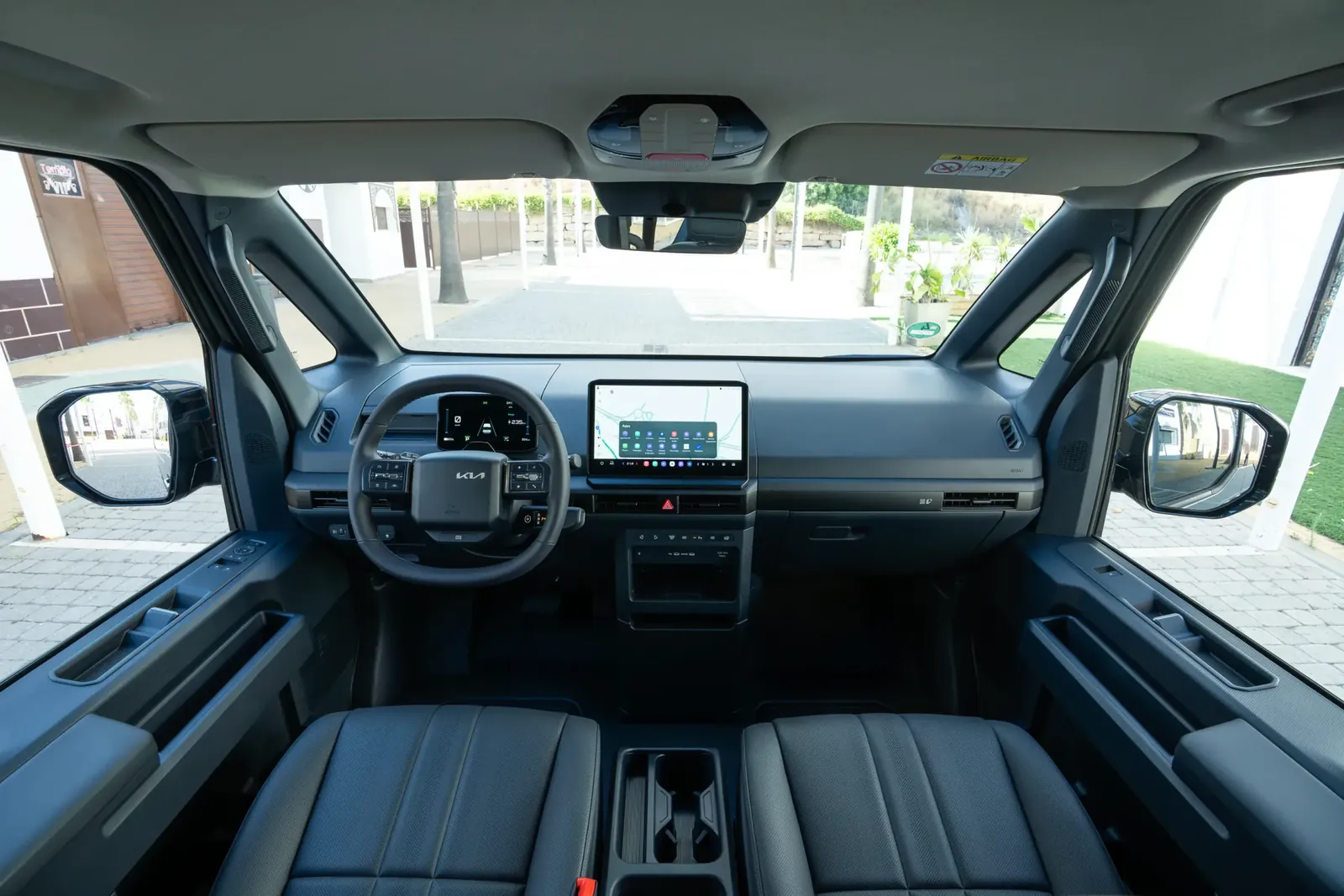 Kia PV5 Passenger Standard Range — photo 3