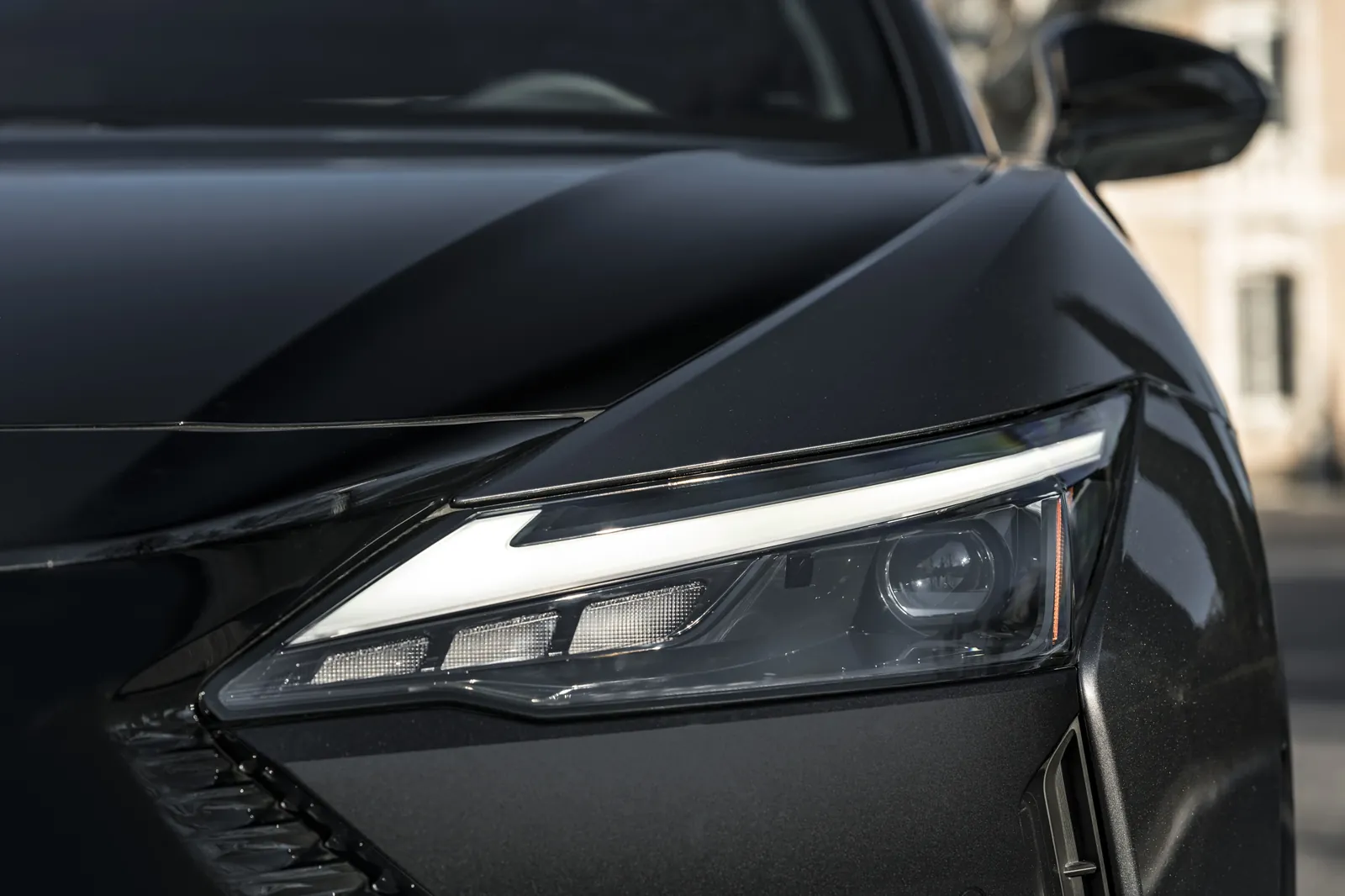Lexus RZ 450e — photo 4