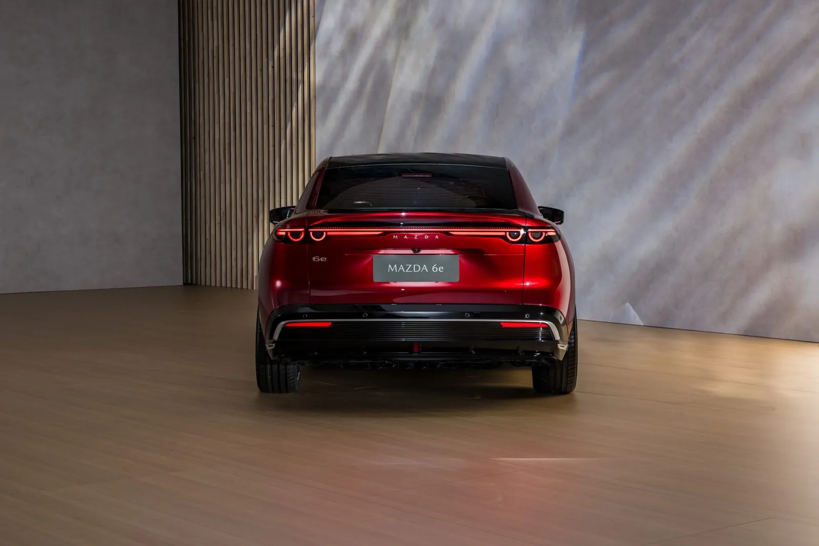 Mazda 6e — photo 2