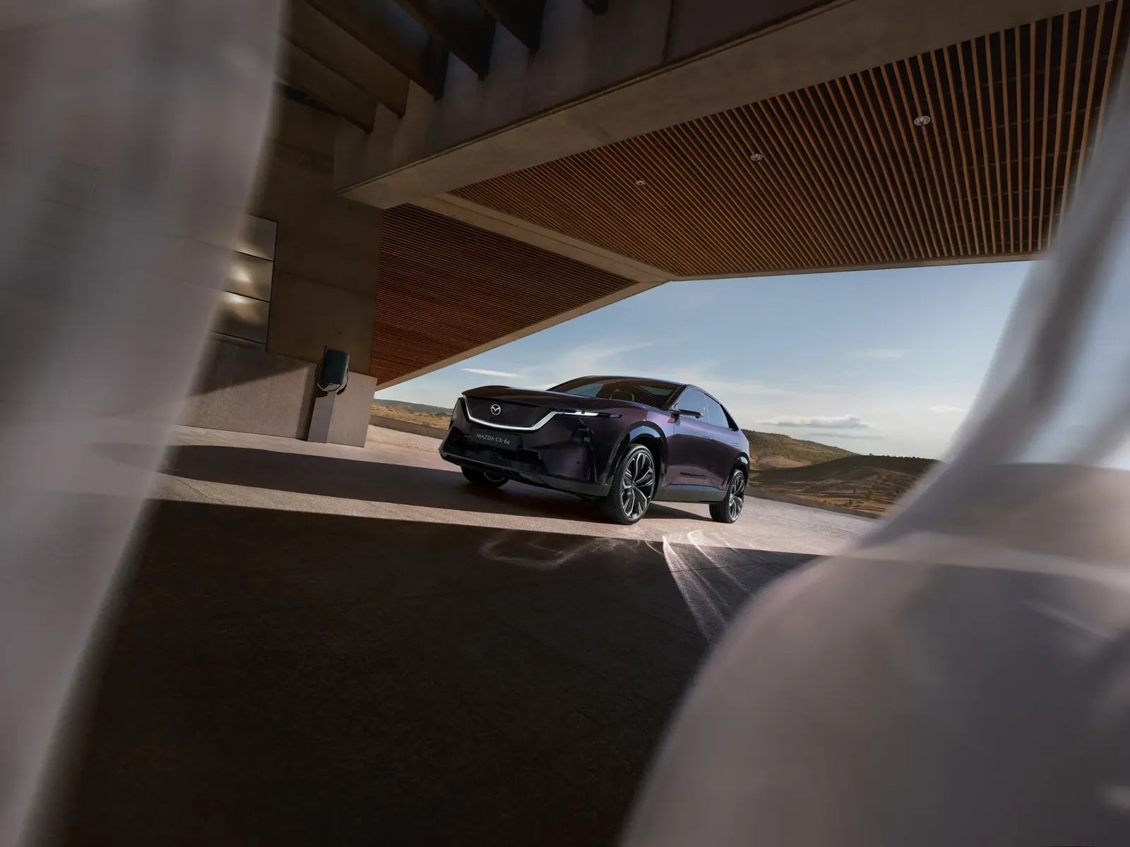 Mazda CX-6e — photo 4