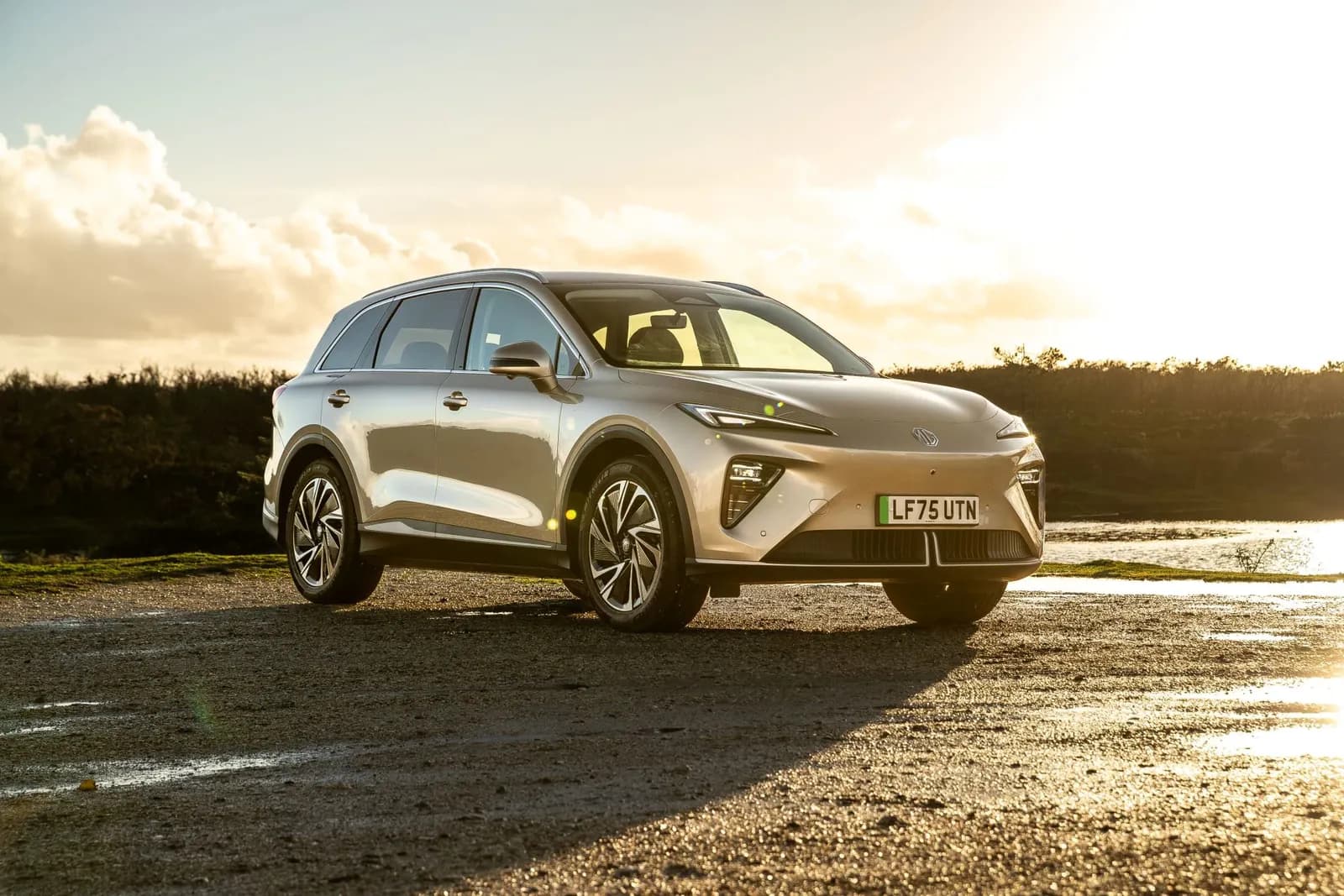 MG MGS6 EV RWD — photo 2