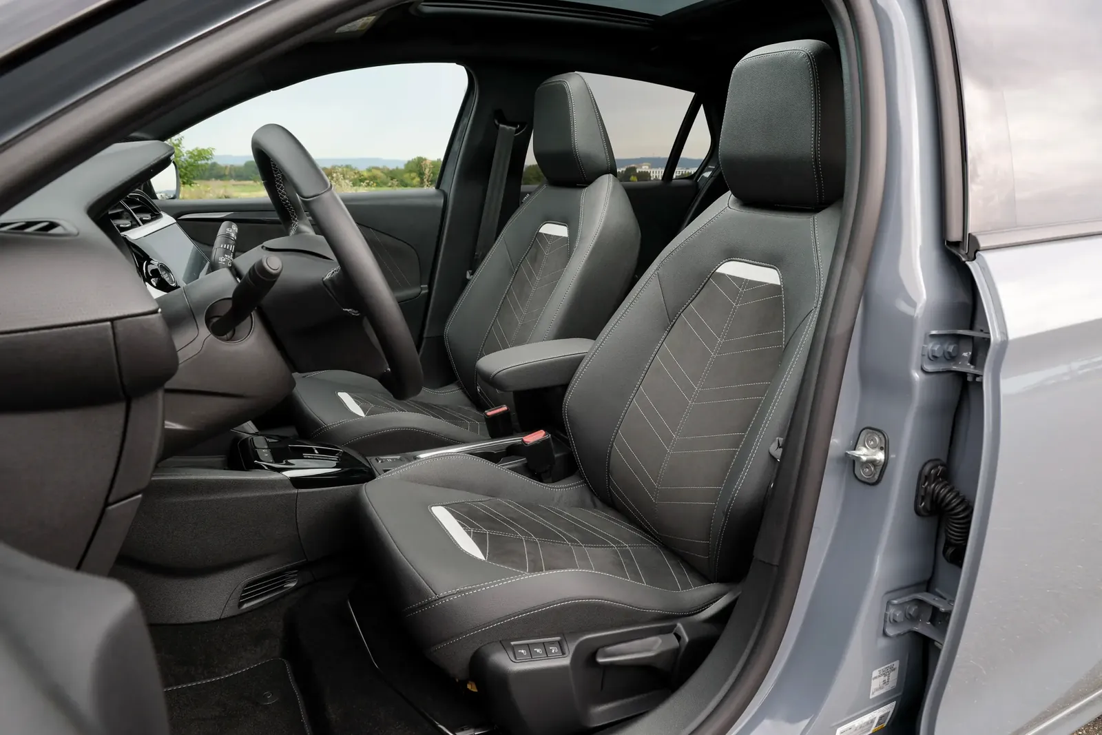 Opel Corsa-e Electric 136 ch 50 kWh — photo 3