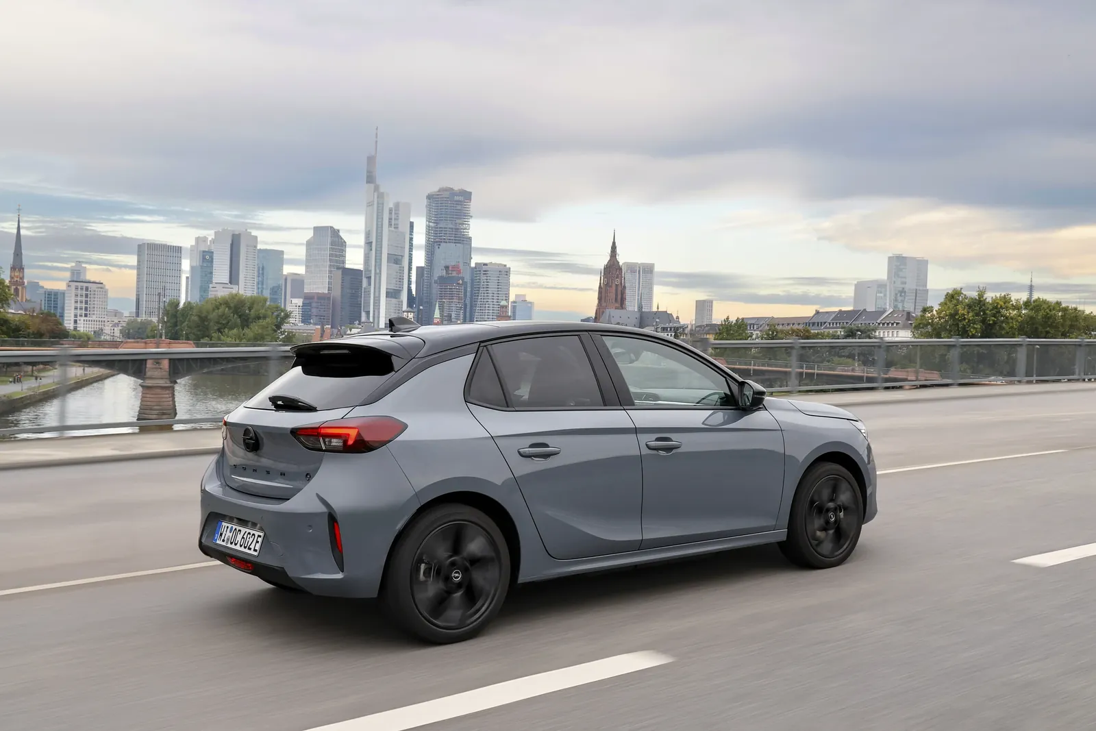 Opel Corsa Electric 51 kWh Long Range — photo 2