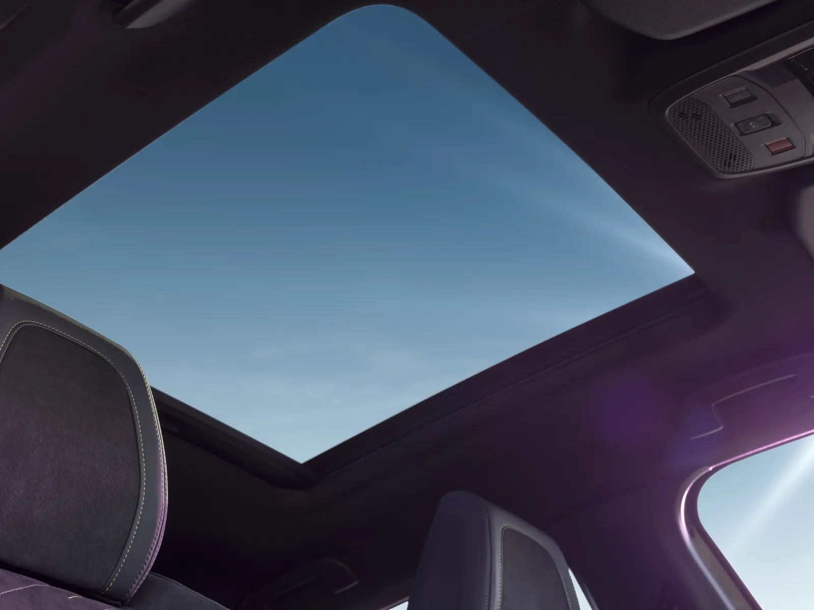 Peugeot E-2008 — photo 4