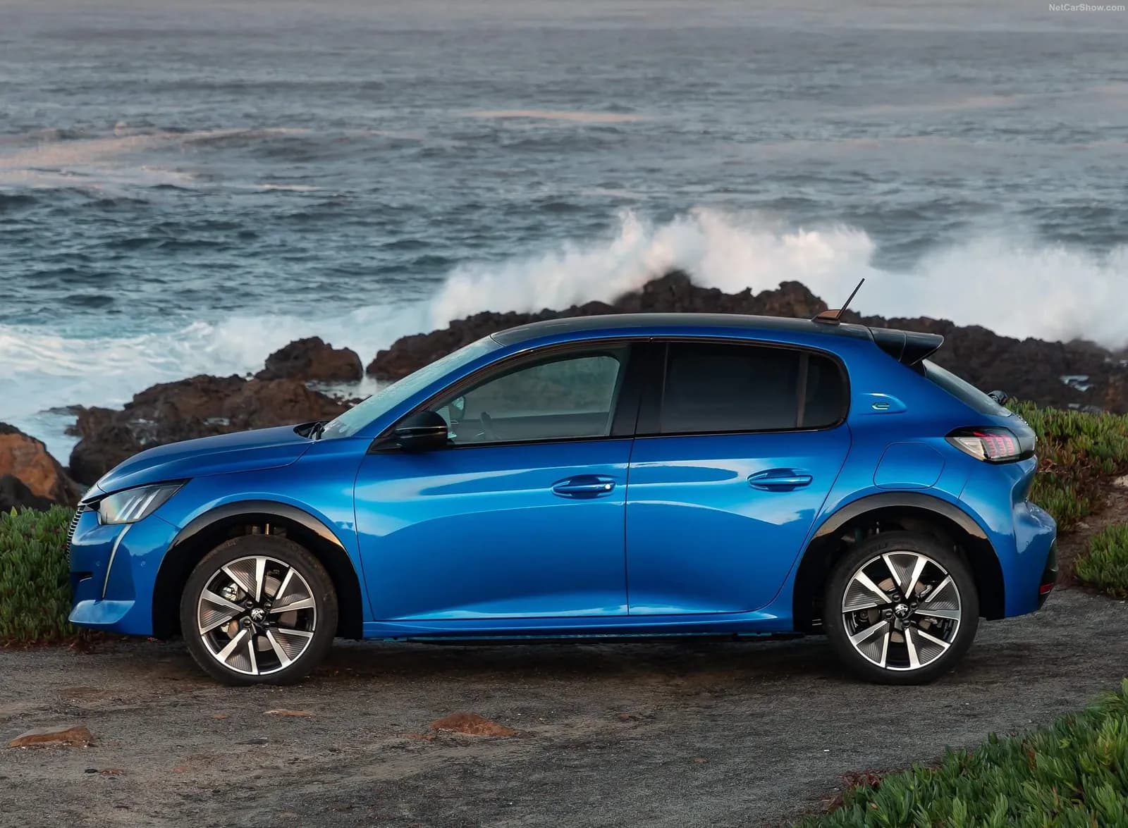Peugeot E-208 50 kWh génération 1 — photo 4