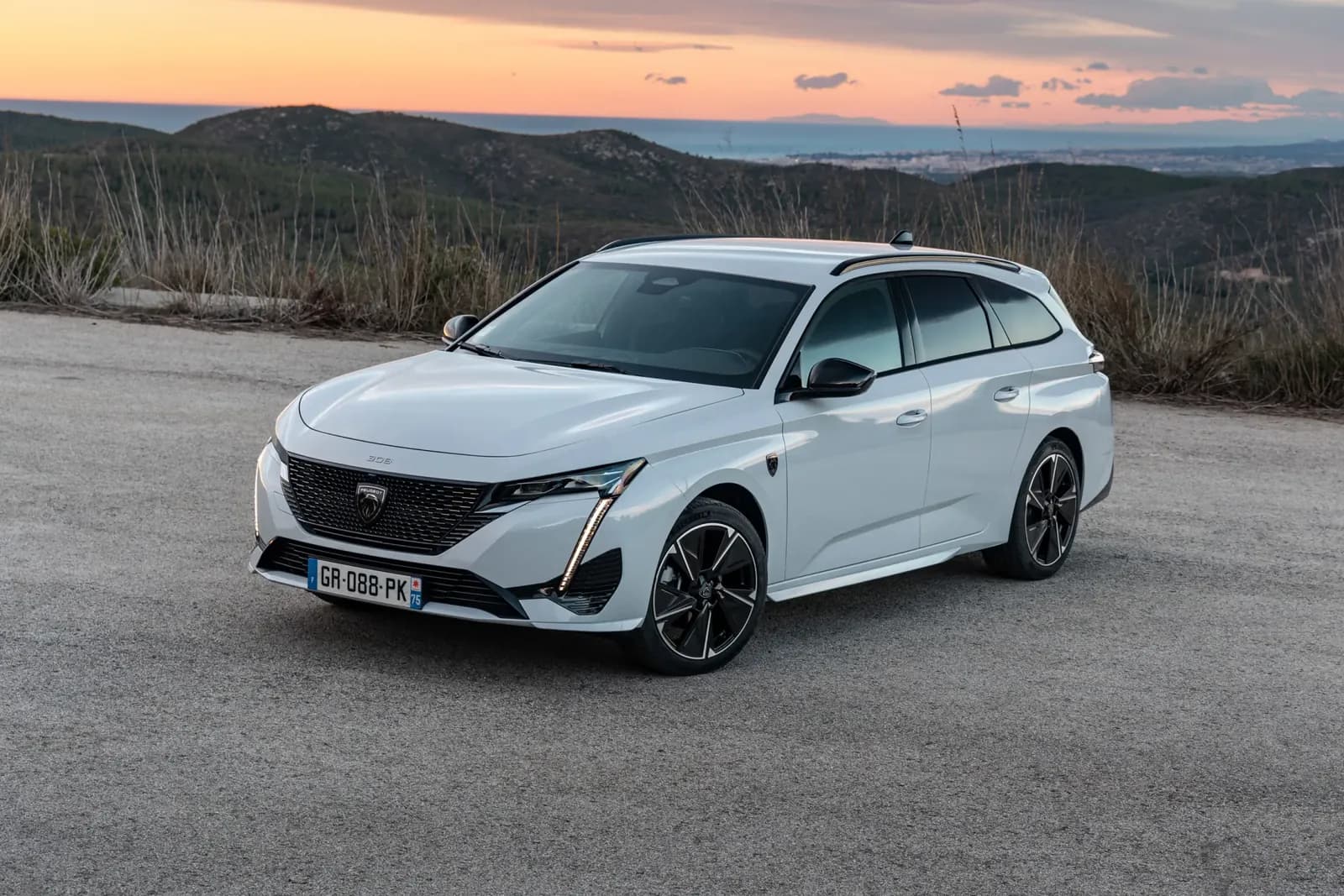 Peugeot E-308 SW — photo 2