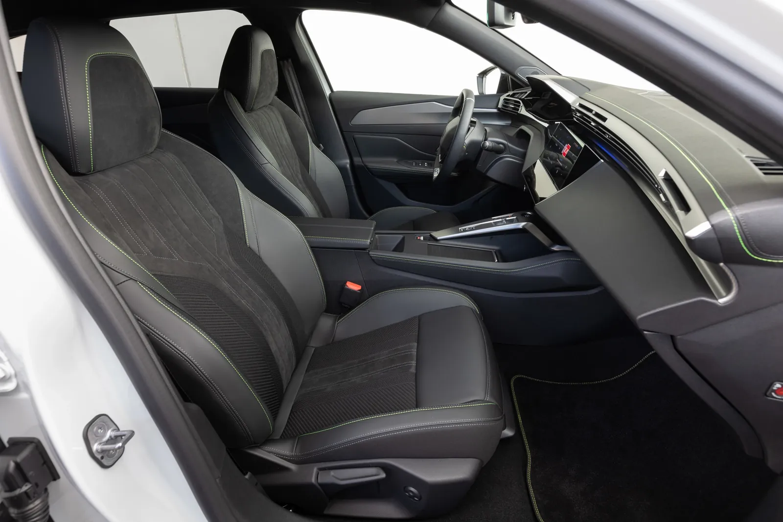 Peugeot E-308 SW — photo 3
