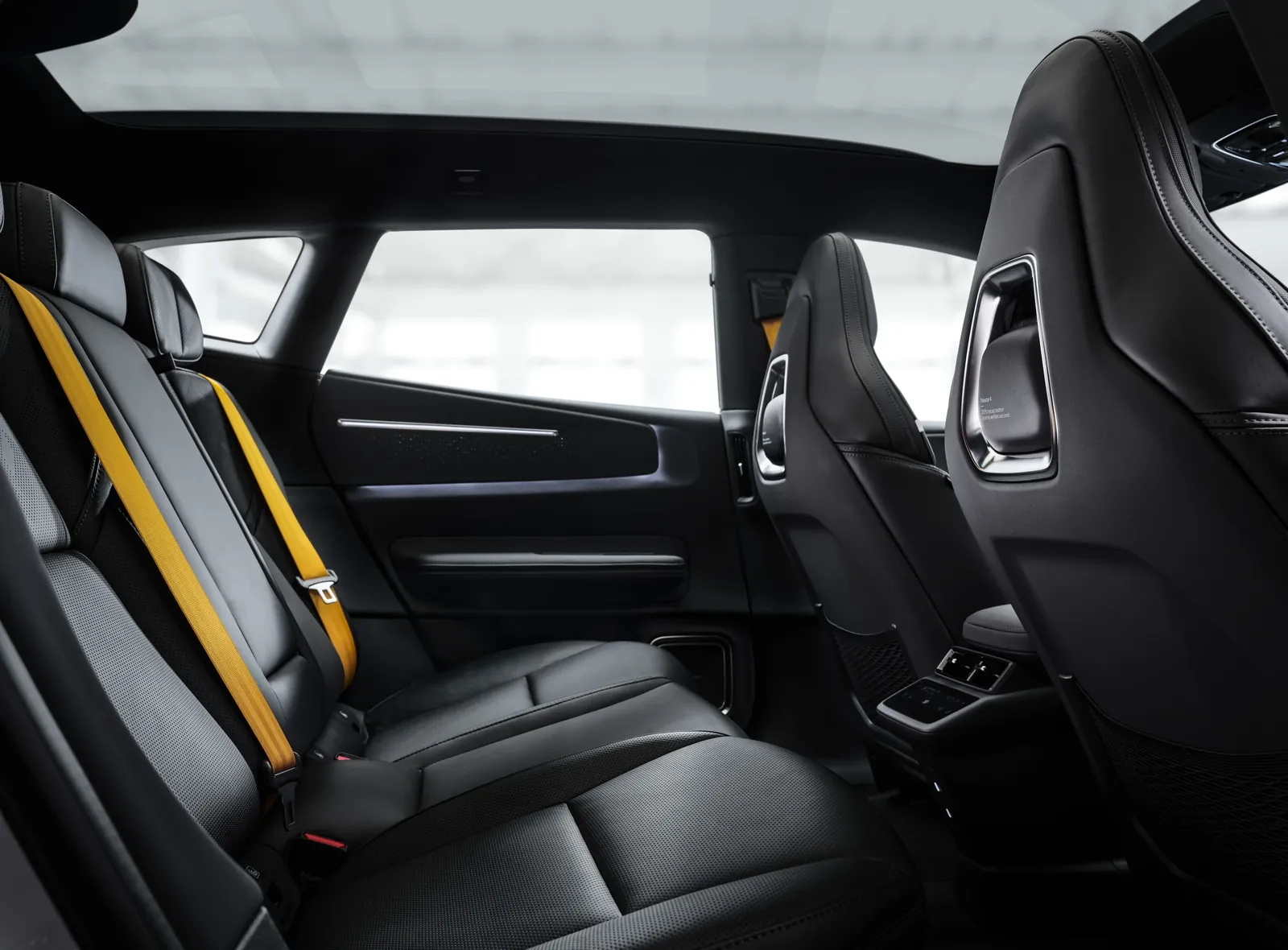 Polestar 4 SUV Dual Motor — photo 2