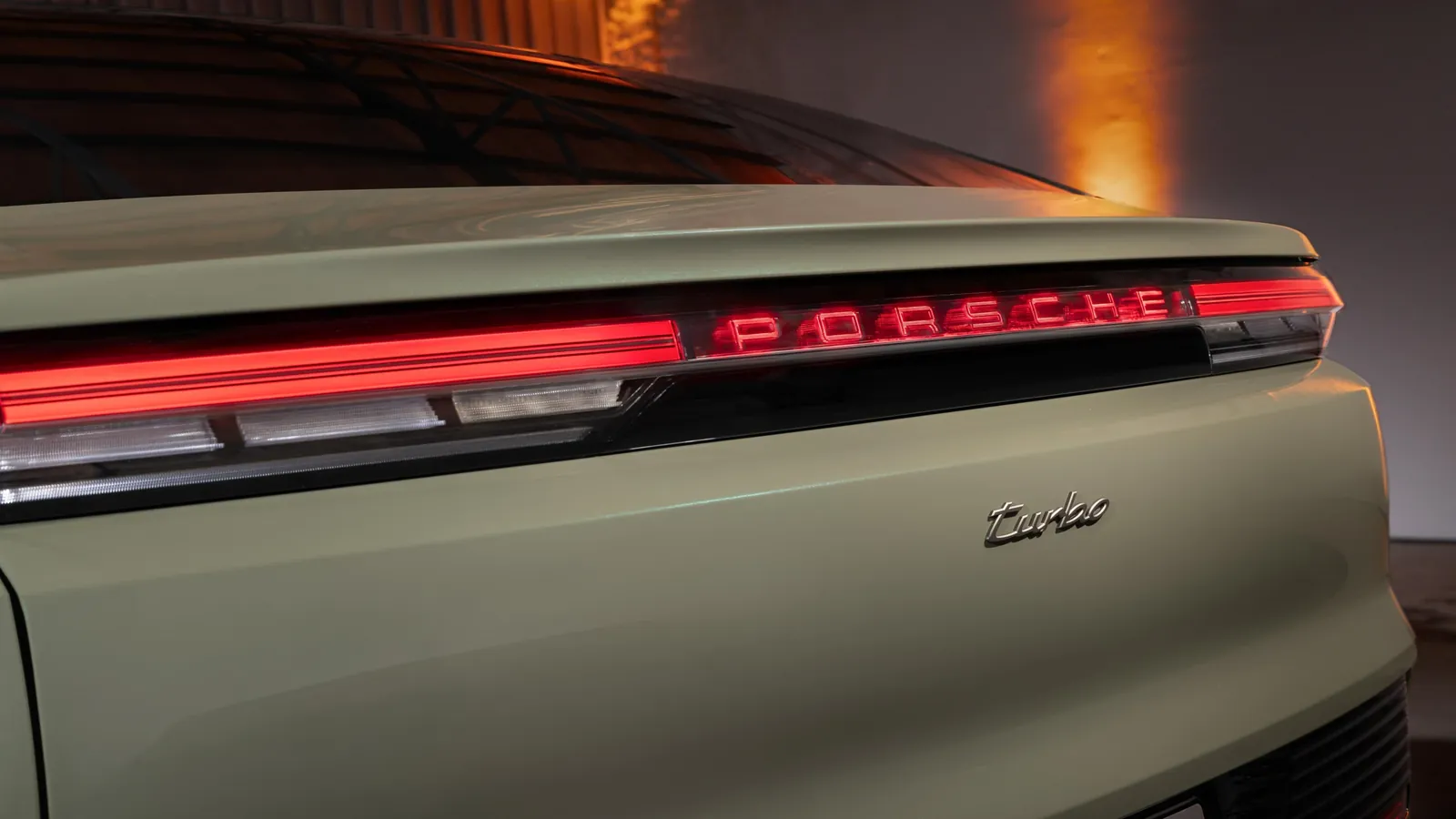 Porsche Cayenne Turbo Coupé Electric — photo 4