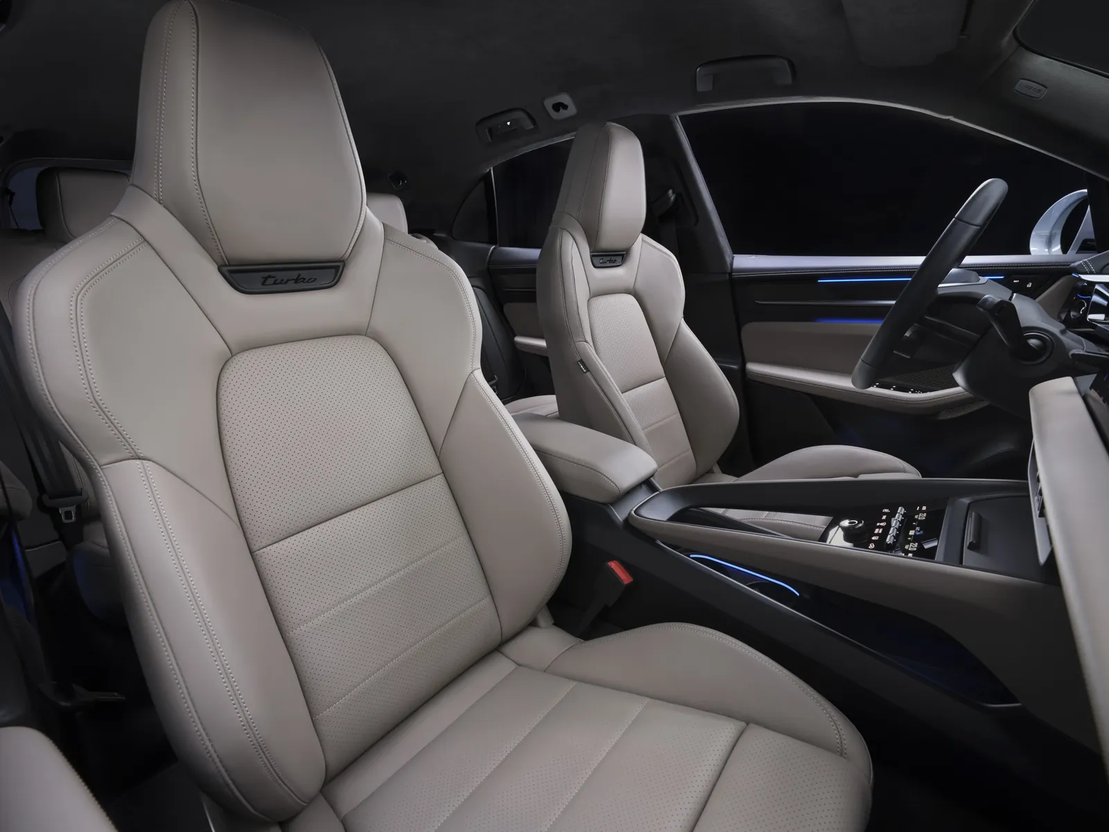 Porsche Macan Turbo — photo 3