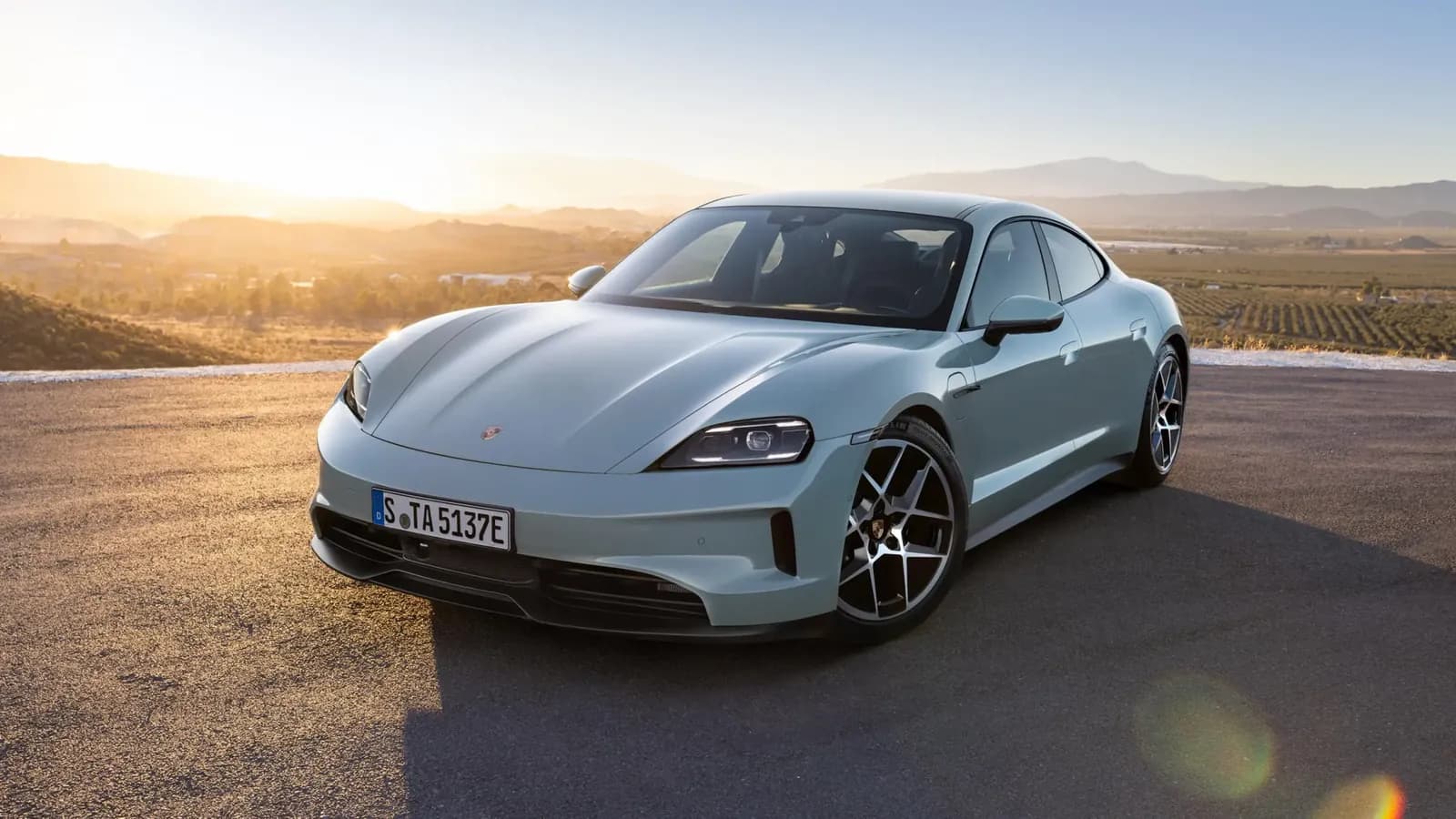 Porsche Taycan — photo 2