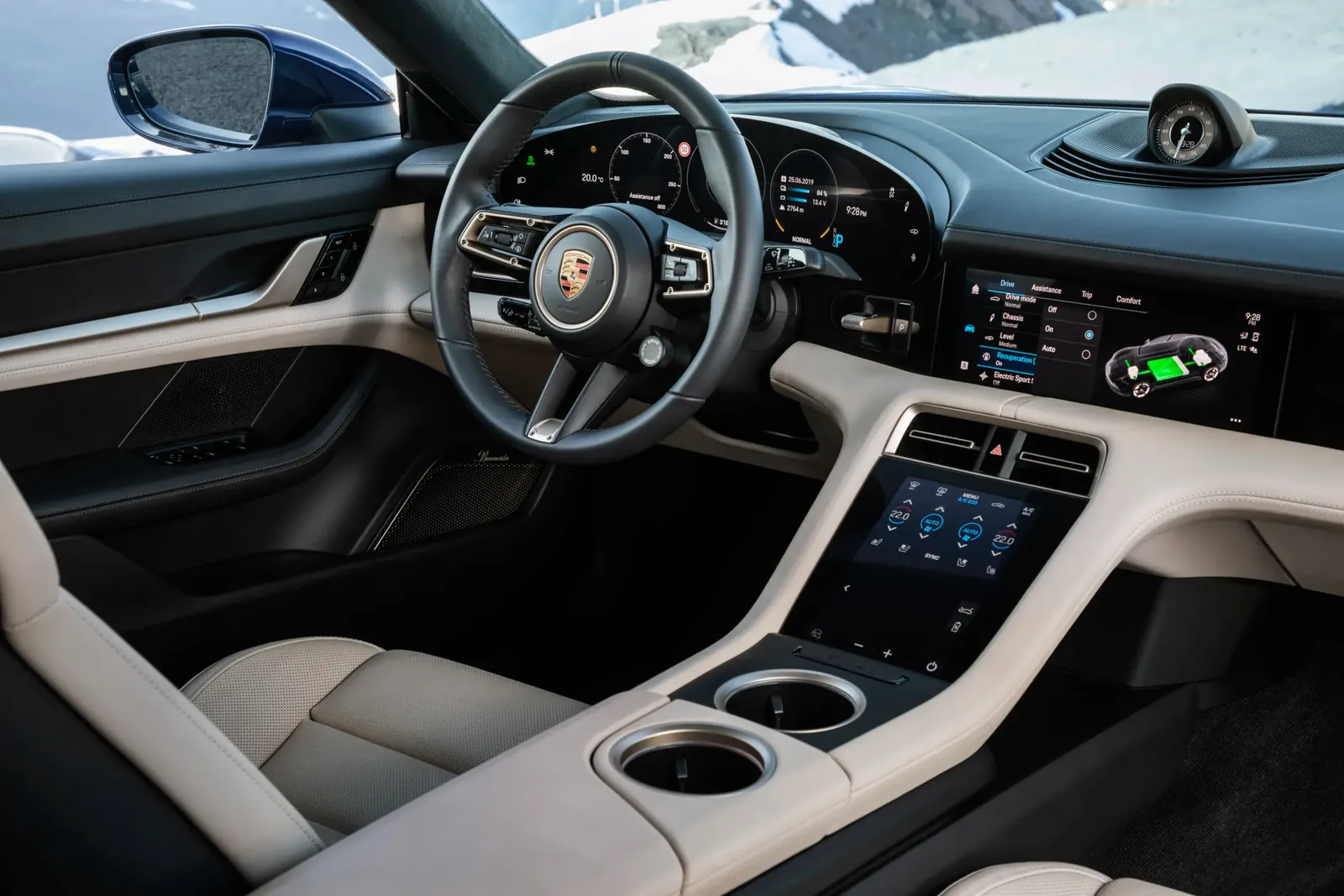 Porsche Taycan Turbo — photo 3